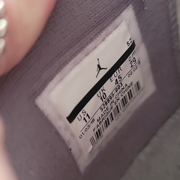 Air Jordan 11 Retro Low - Picture 9 of 9